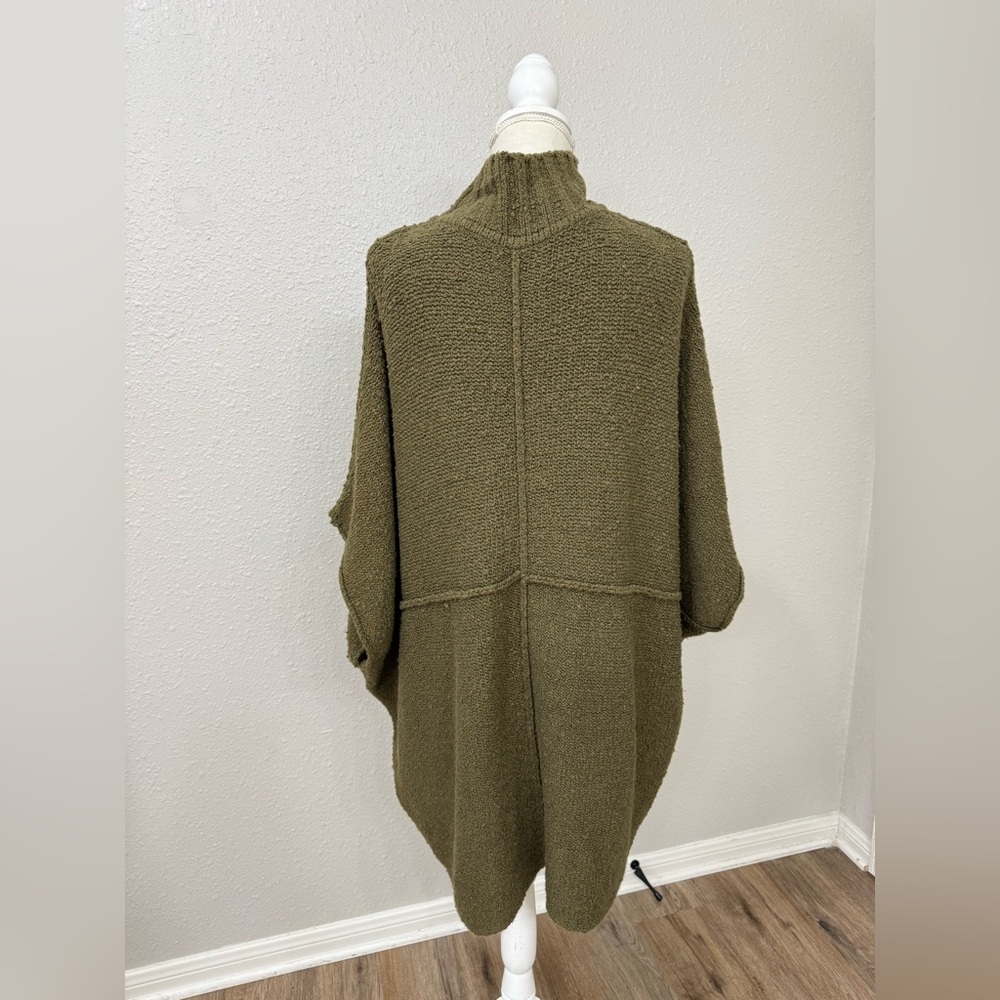 Free People All Wrapped Up Cocoon Poncho Sweater size XXS-XS-S-M Oversized - Picture 6 of 8